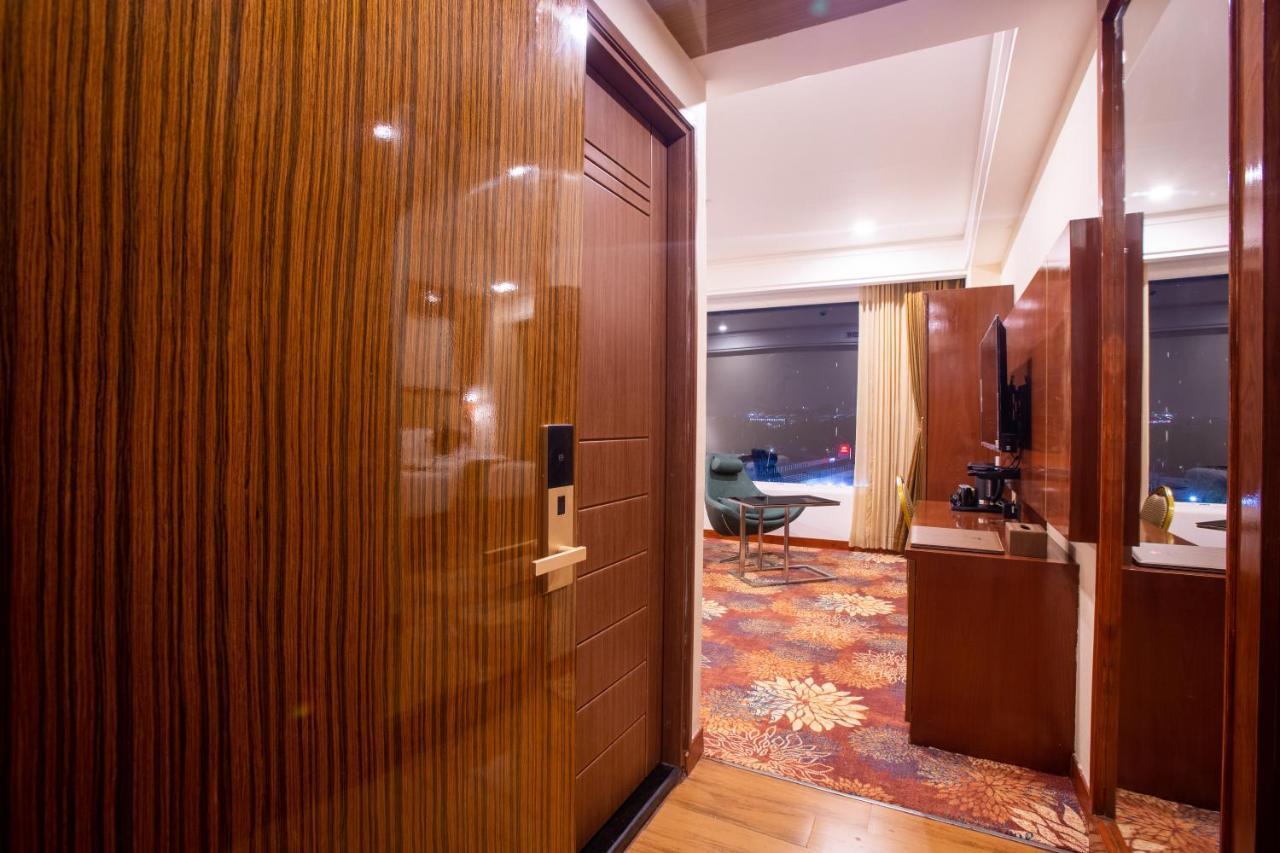 Kingston Hotel 4*