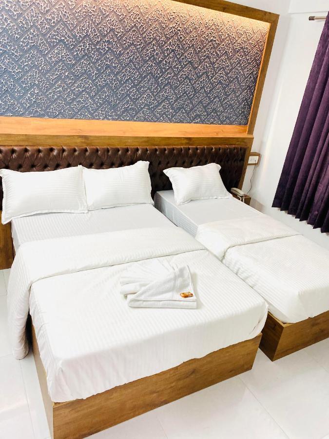 Hotel B Six 3*