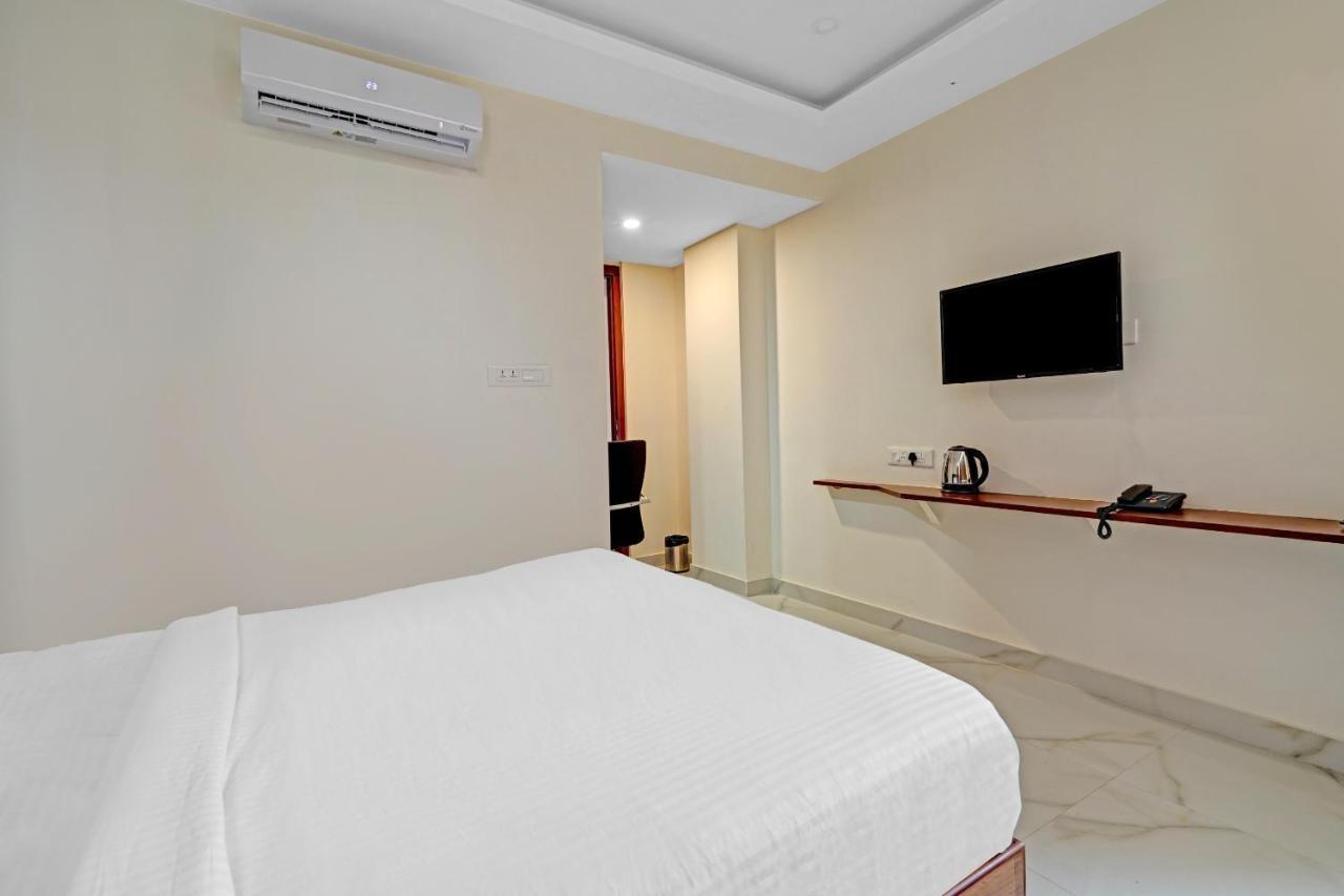 Capital O 86761 Felix Hotel