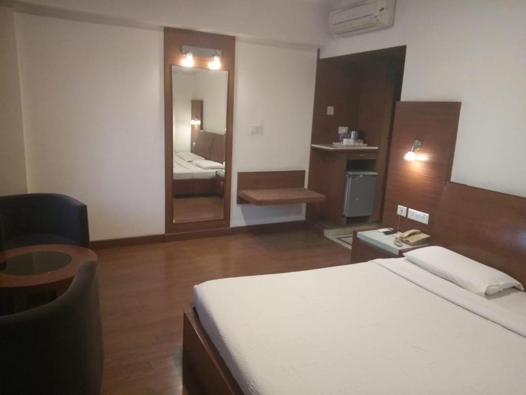 Sree Parijatha Grand 3*