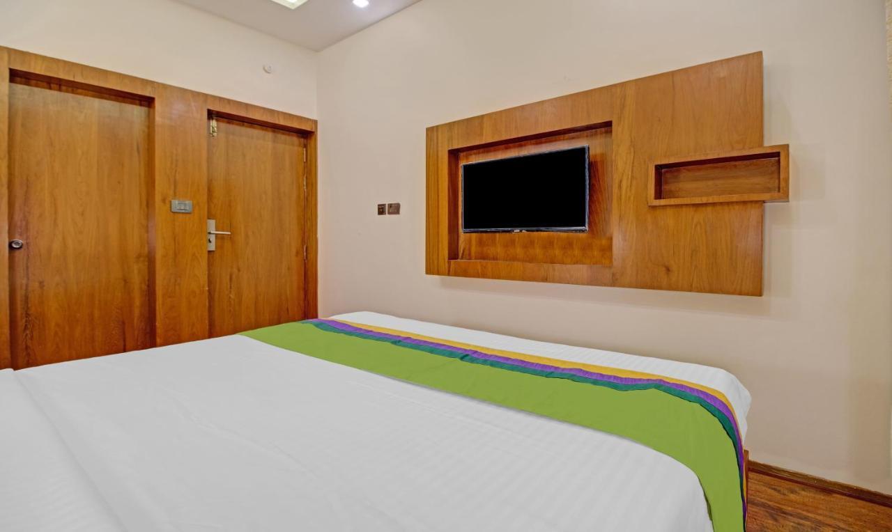 Hotel Treebo White 3*