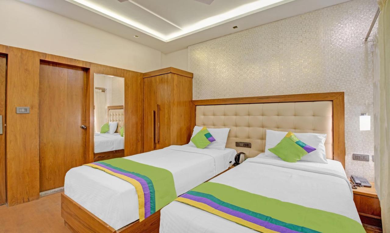 Treebo White Hotel 3*