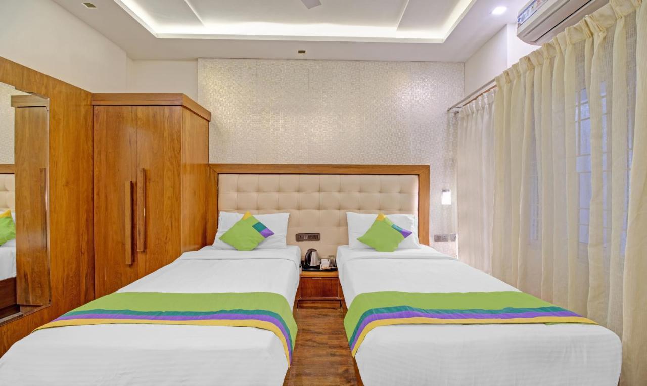 Treebo White Hotel 3*