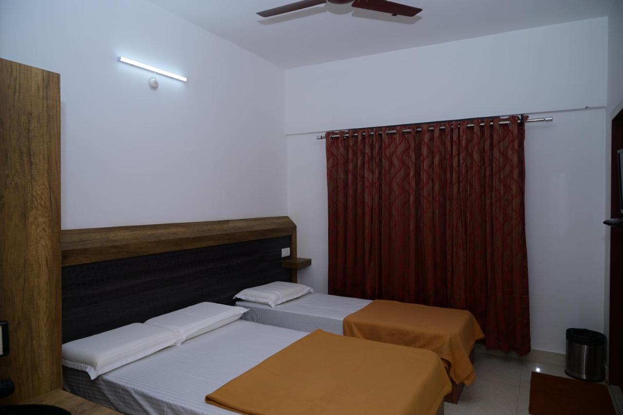 Hotel B Six