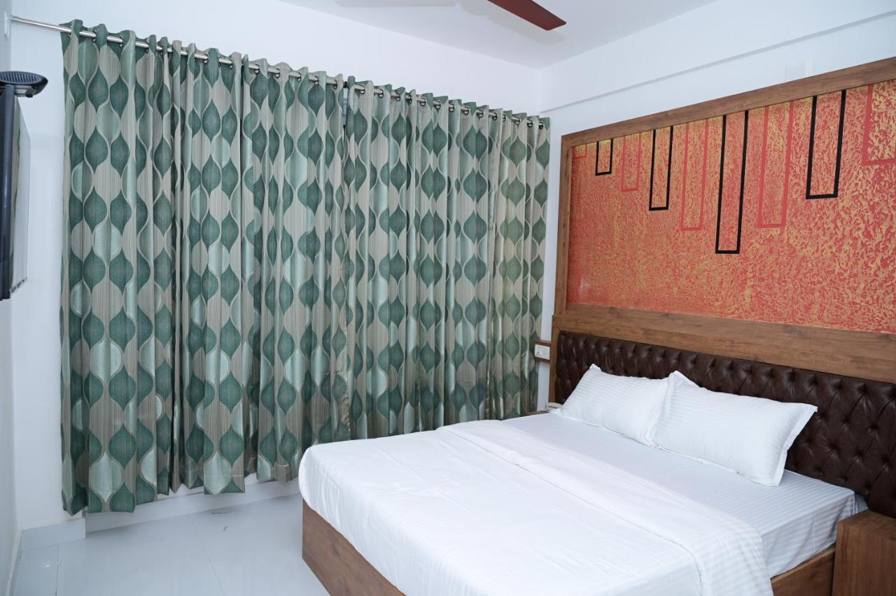Hotel B Six
