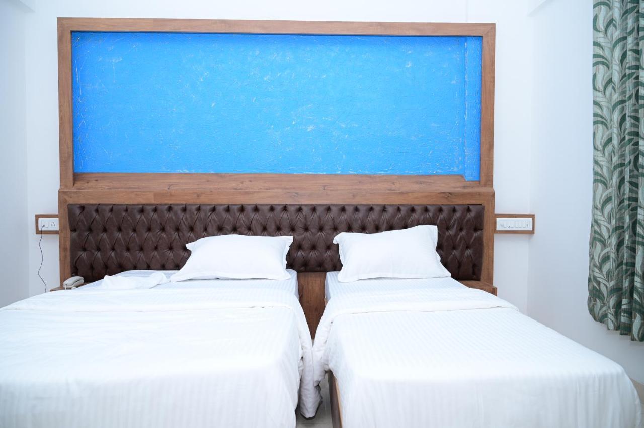 Hotel B Six