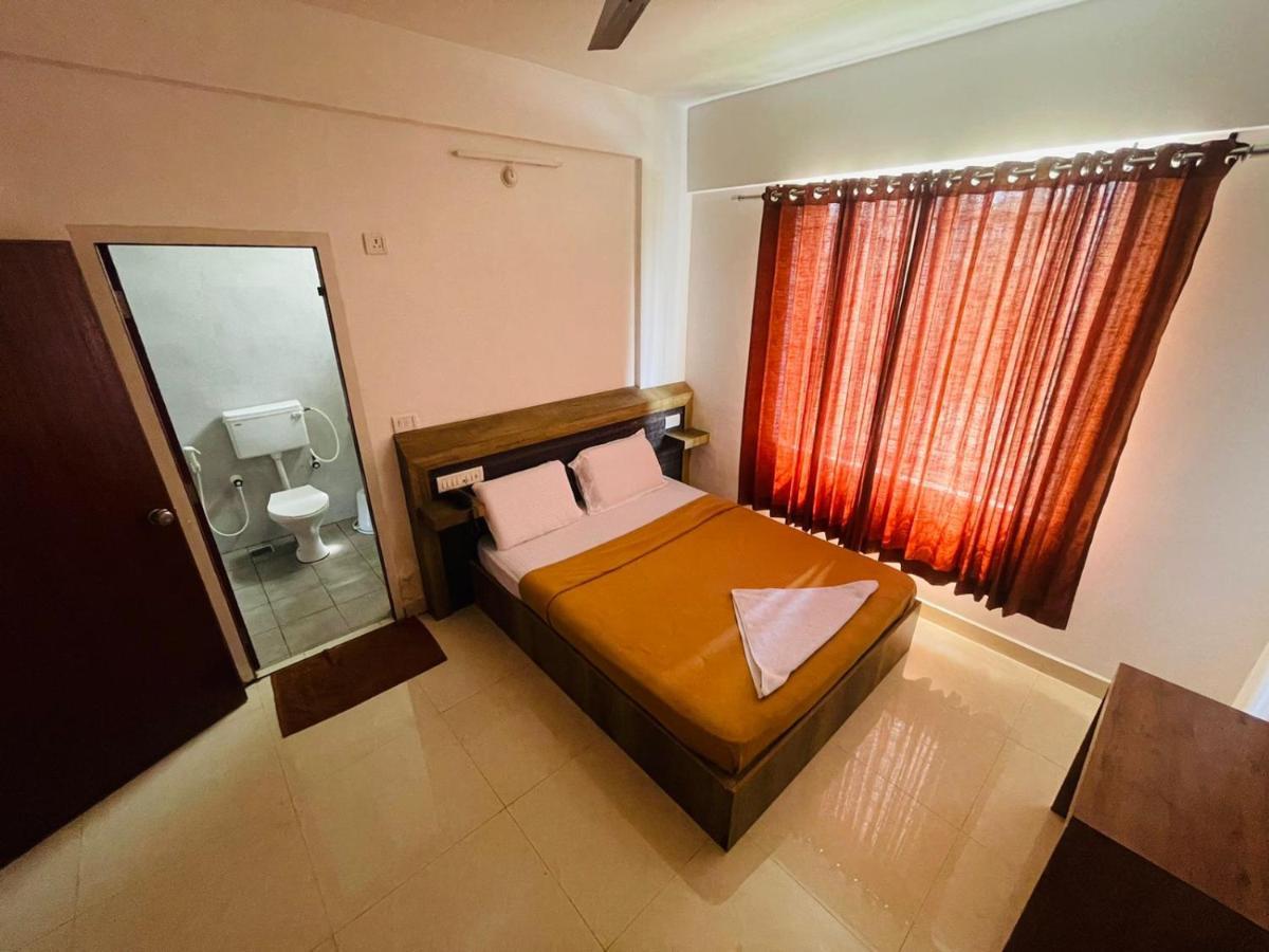 Hotel B Six 3*