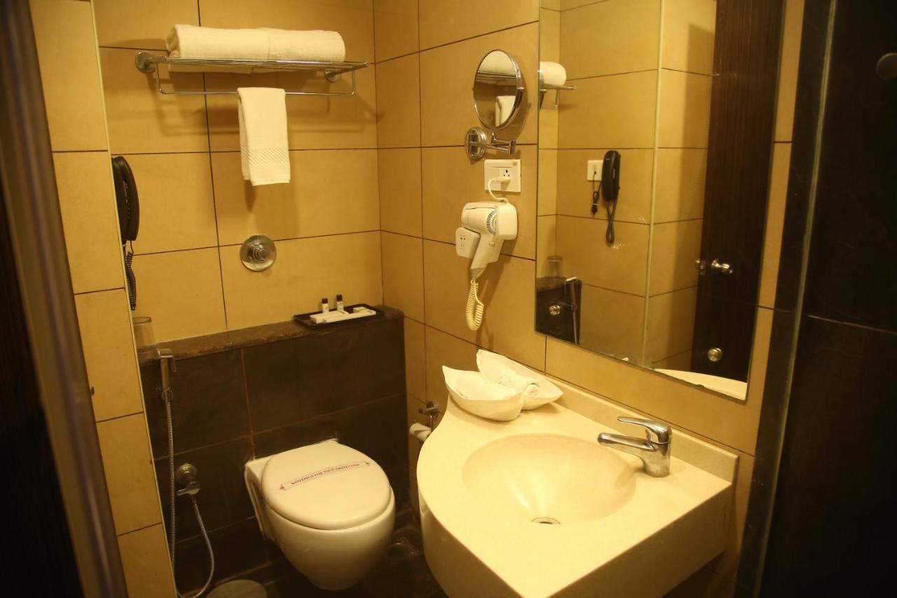 Hotel West 3*