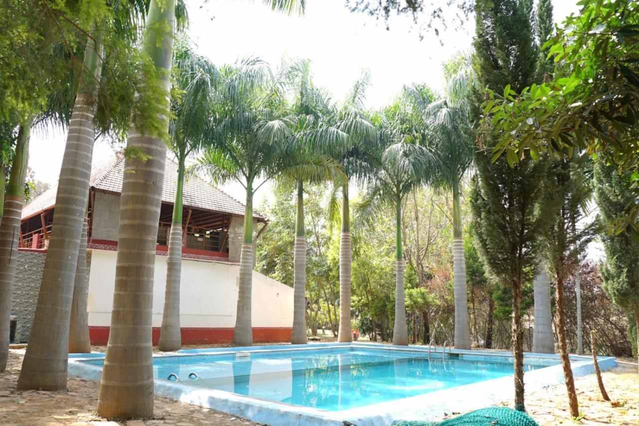 Resort Sam Thotada Mane *