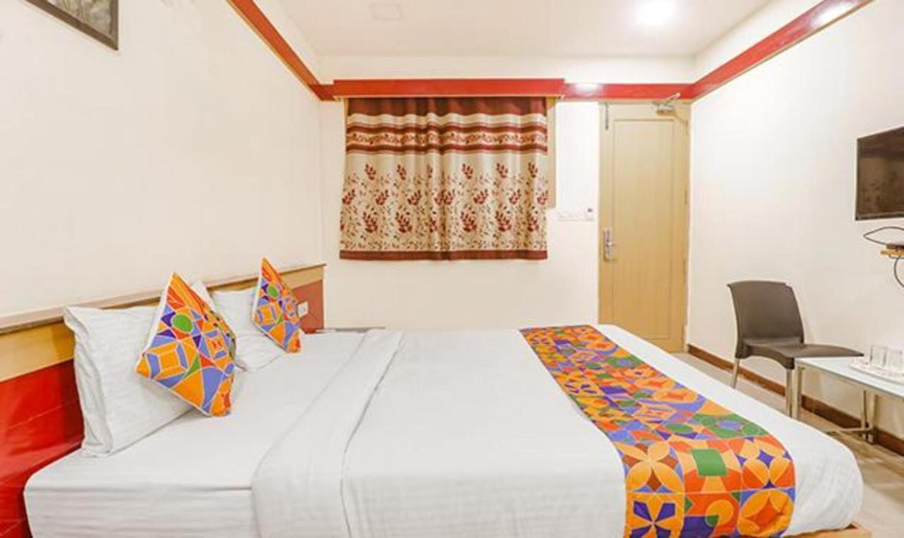 Hotel Fabhotel Sri Sai Ram Suites