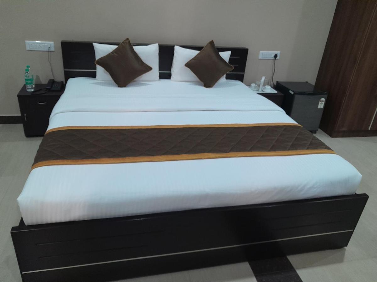 The Nisarga Grand Hotel 3*