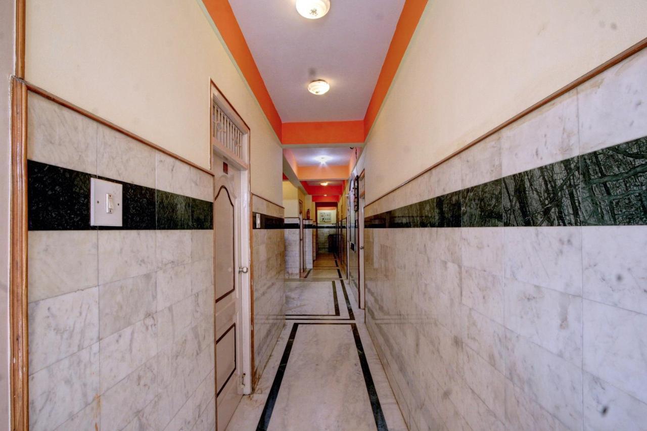 Hotel Spot On Radha Krishna Deluxe Near Cubbon Park 2*