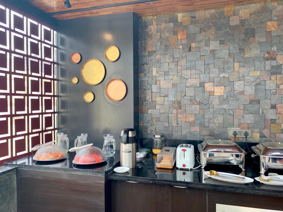 Aura Corporate Suites Hotel
