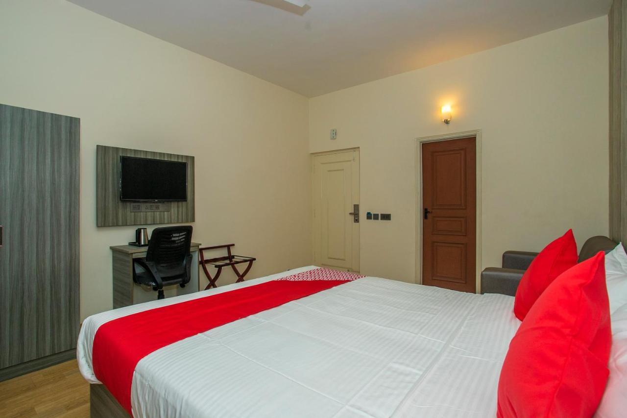 Hotel Collection O Premium Eden Au Near Sri Someshwara Swami Temple