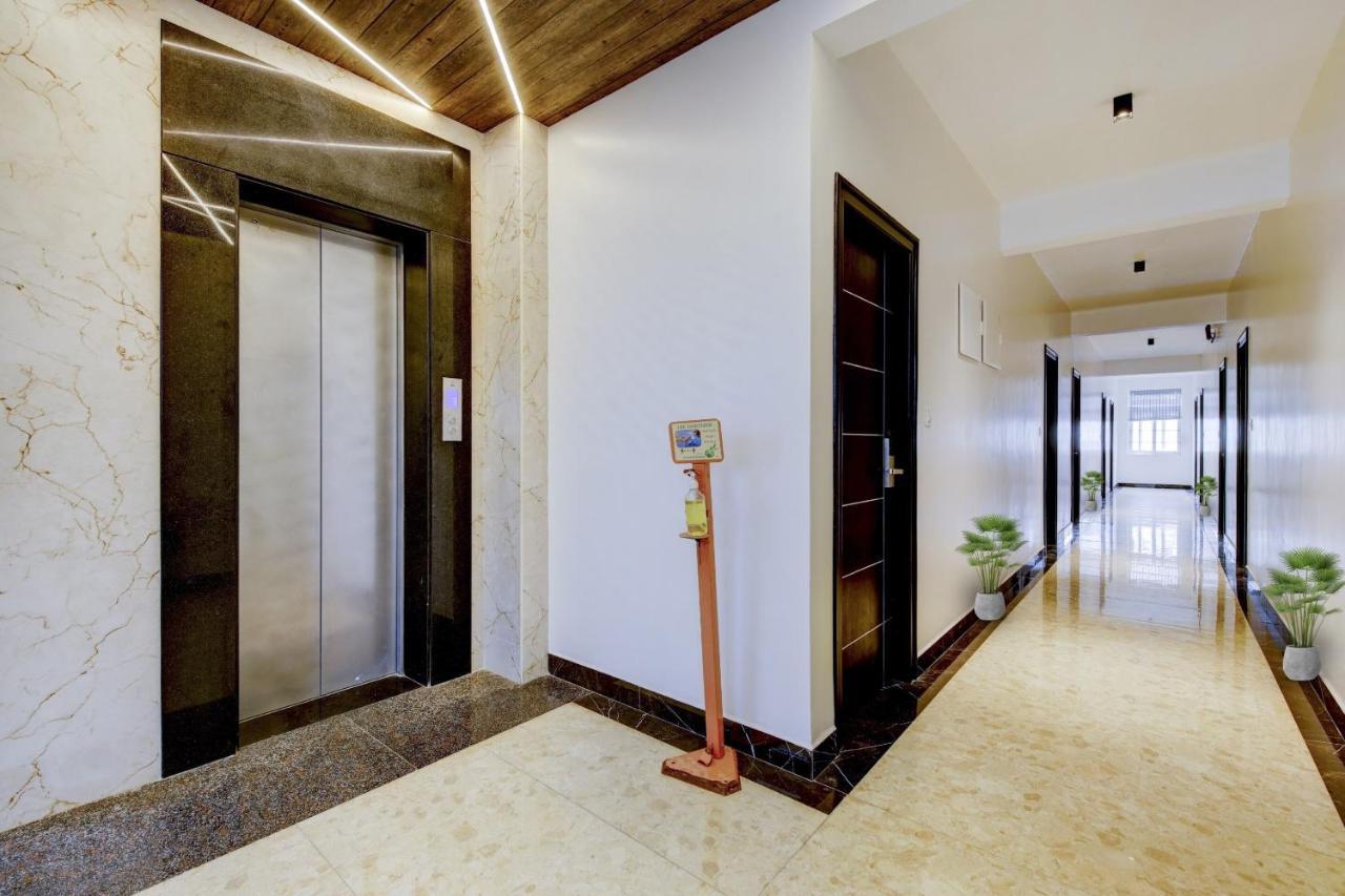 Super Collection O Royal Elevar Bangalore