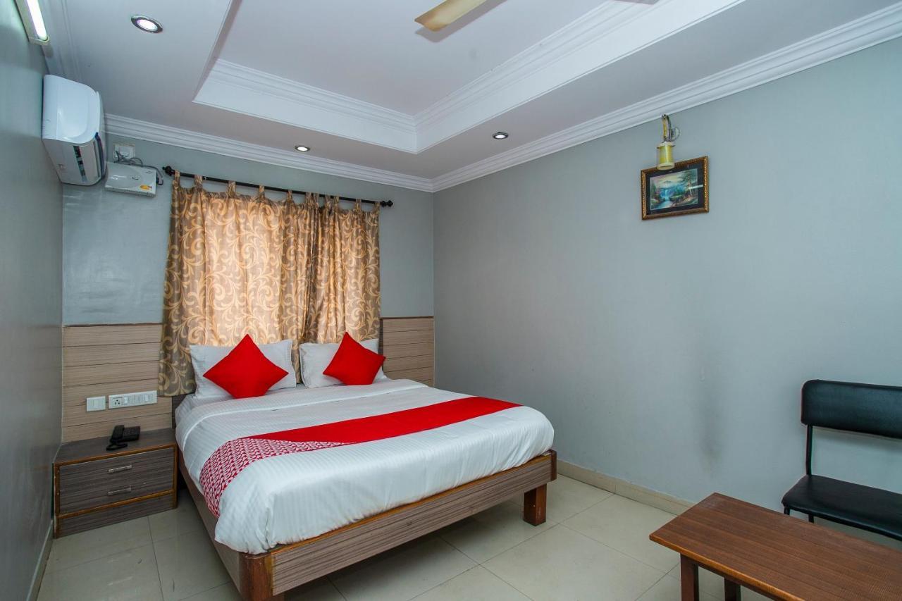 O White Near Lalbagh Botanical Garden Hotel 4*
