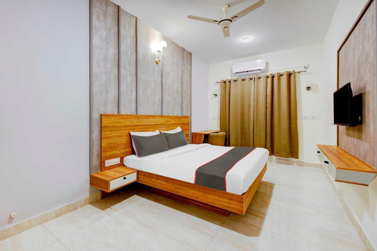 Super Collection O Royal Elevar Hotel Bangalore