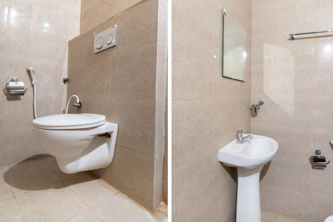 Hotel Capital O 9917 Sjr And Comforts