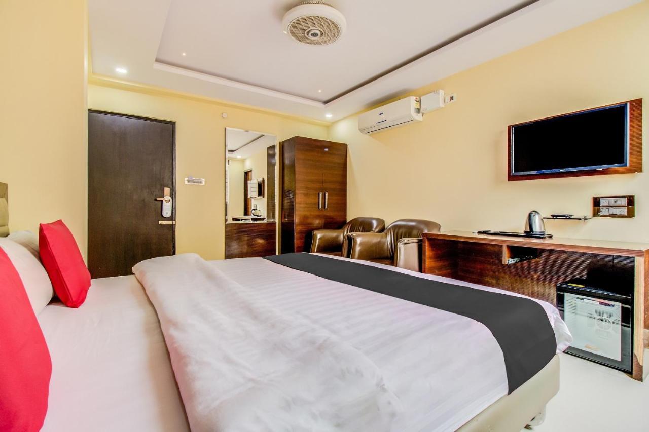 Capital O 5381 The Emirates Hotel