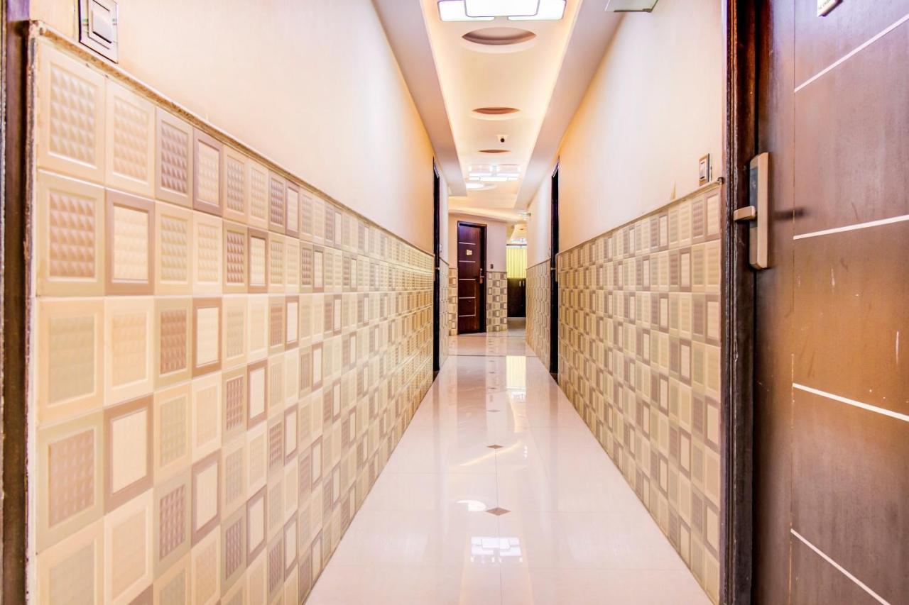Capital O 5381 The Emirates Hotel Bangalore