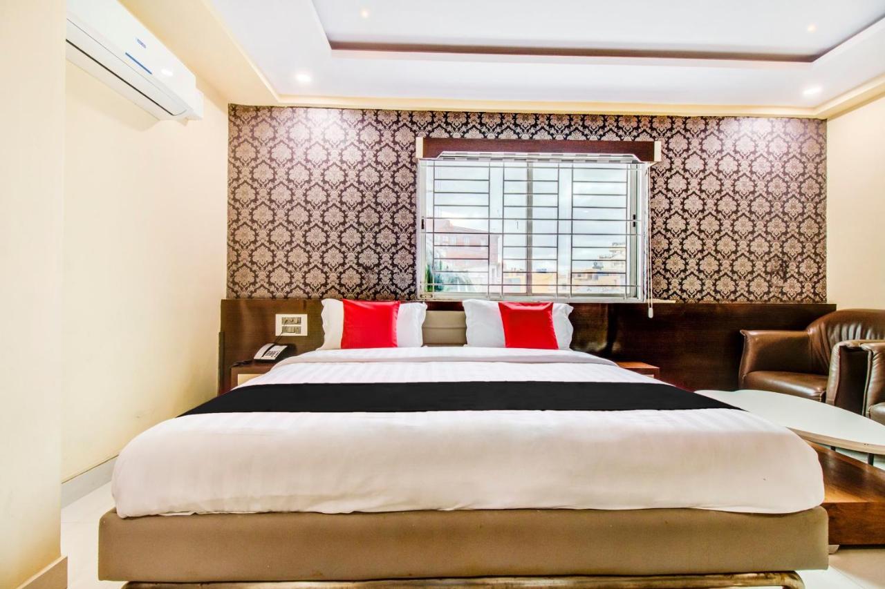 Hotel Capital O 5381 The Emirates