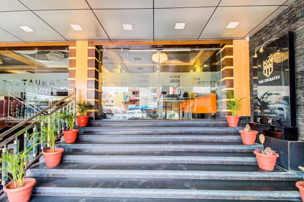 Capital O 5381 The Emirates Hotel 3*