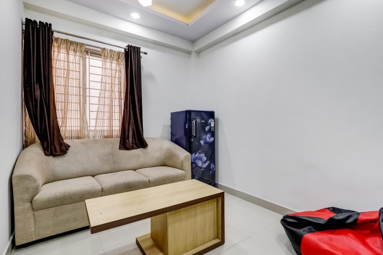 Oyo 81895 Nr Homes Hotel
