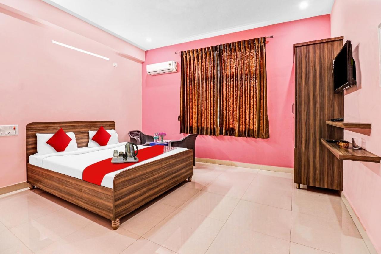Oyo Flagship Golden Suites 3*