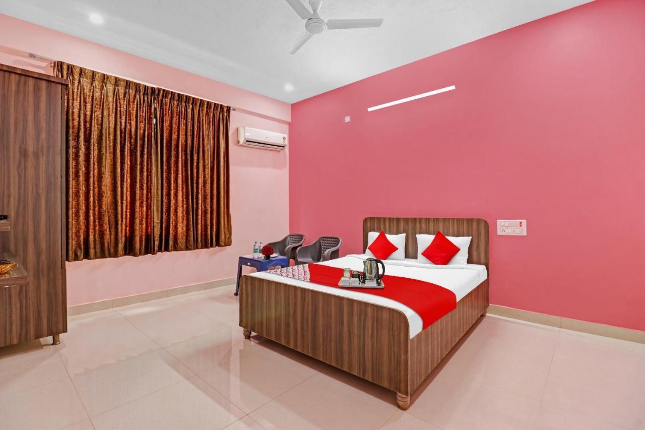 Oyo Flagship Golden Suites 3* Bangalore