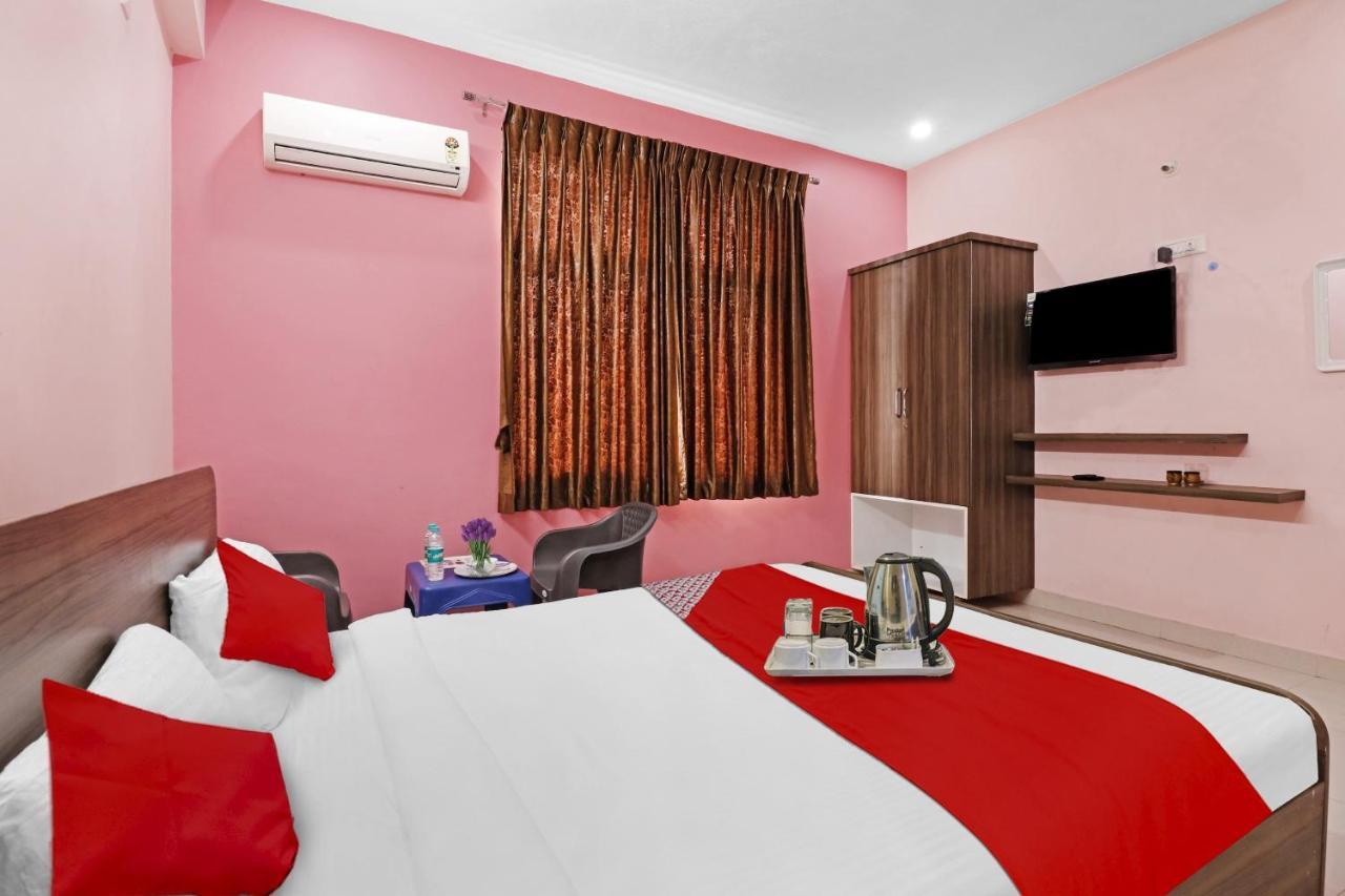 Oyo Flagship Golden Suites Hotel
