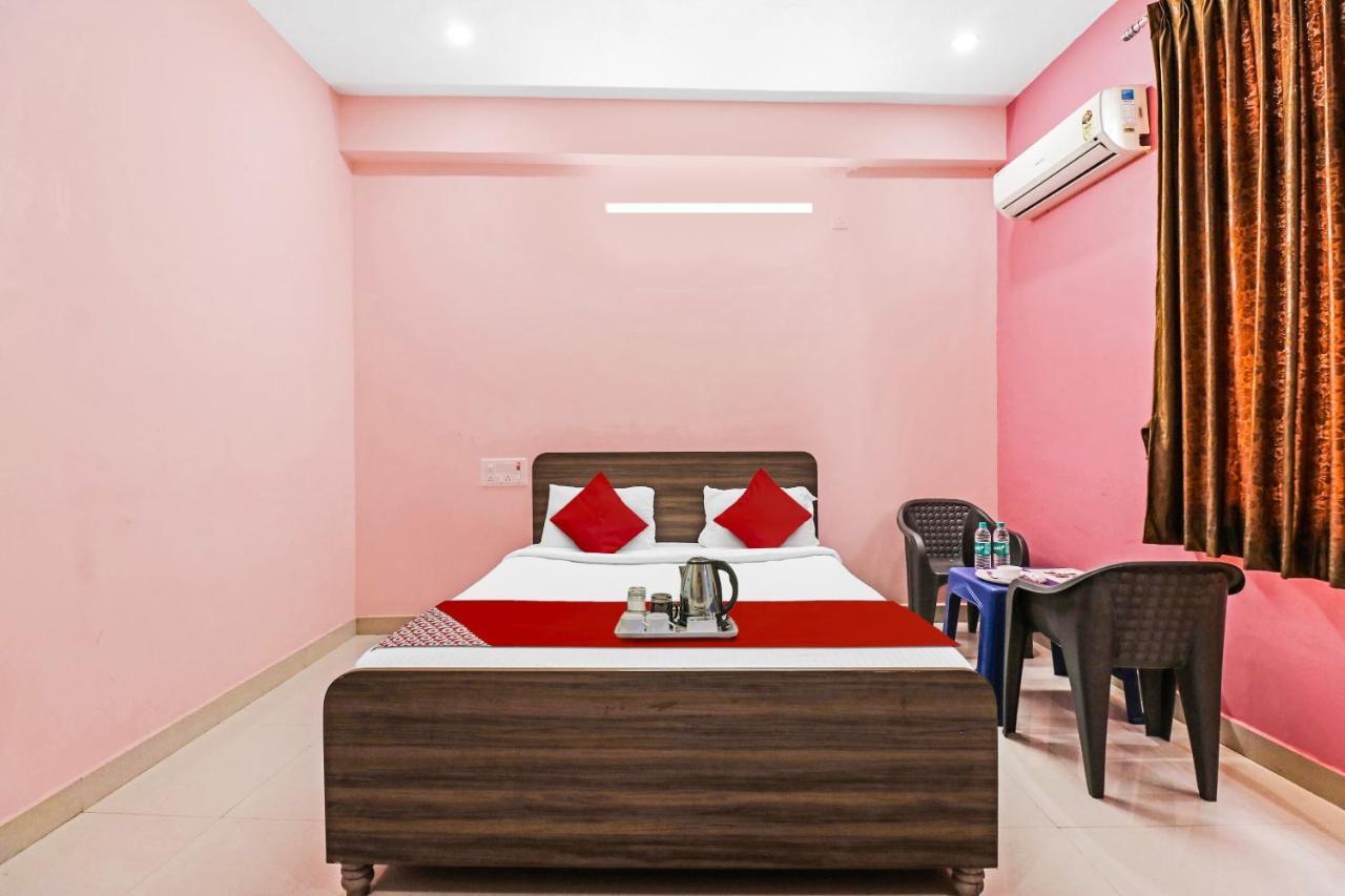 Hotel Oyo Flagship Golden Suites Bangalore