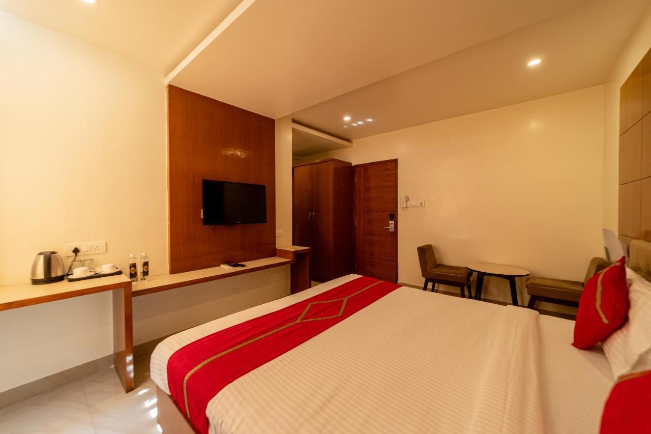 Hotel Tetrad - International Airport Road Hebbal Bangalore