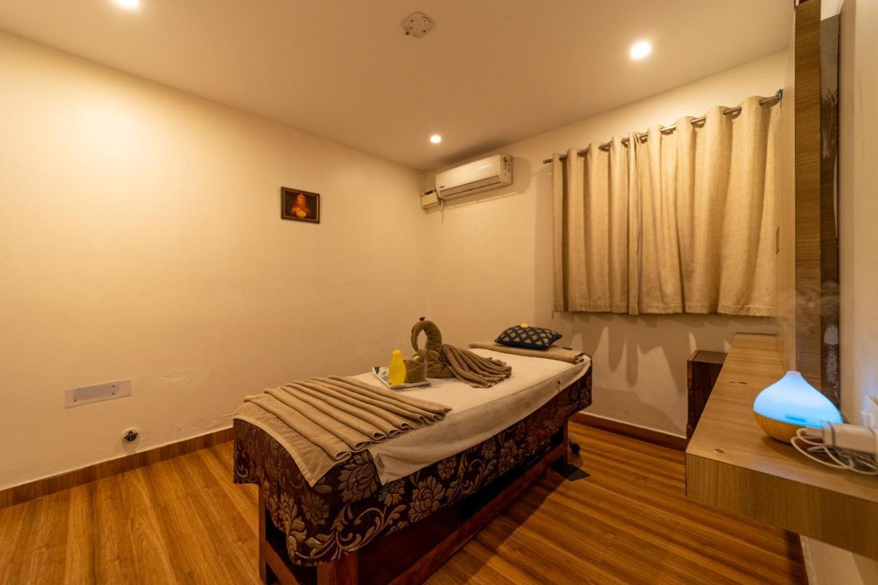 Hotel Tetrad - International Airport Road Hebbal 3*