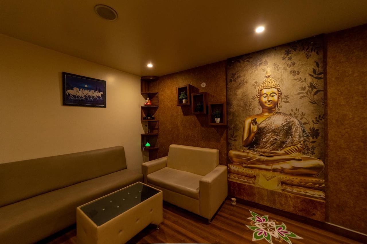 Hotel Tetrad - International Airport Road Hebbal Bangalore