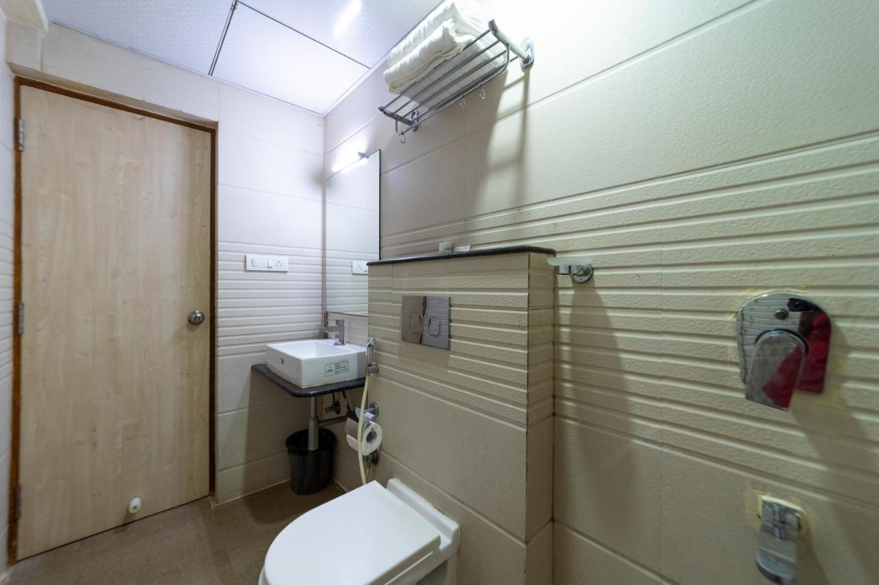 Hotel Tetrad - International Airport Road Hebbal Bangalore