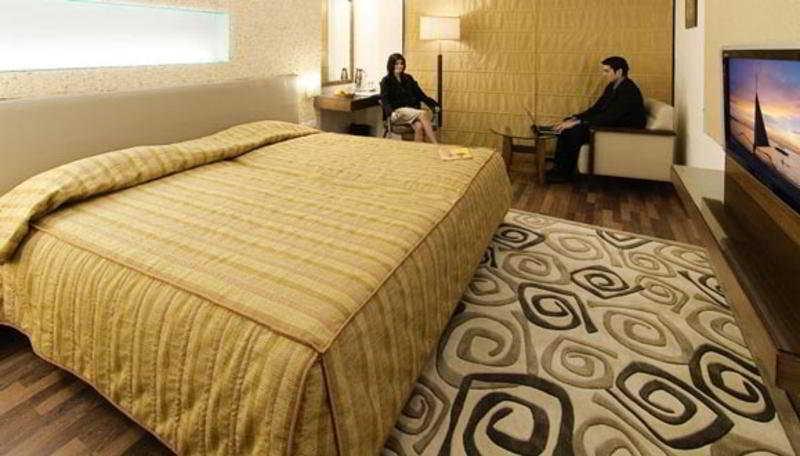 Hotel Monarch Luxur - Infantry Road Bangalore