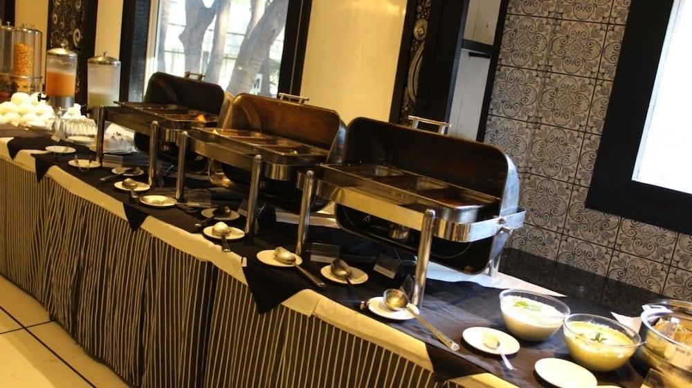 Liwa - The Transit Hotel, Hotel Bangalore