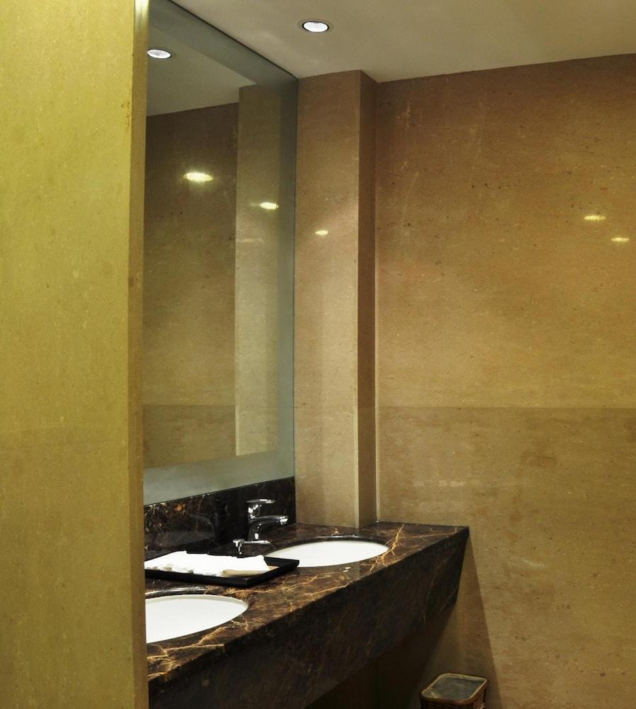Adarsh Hamilton Hotel Bangalore