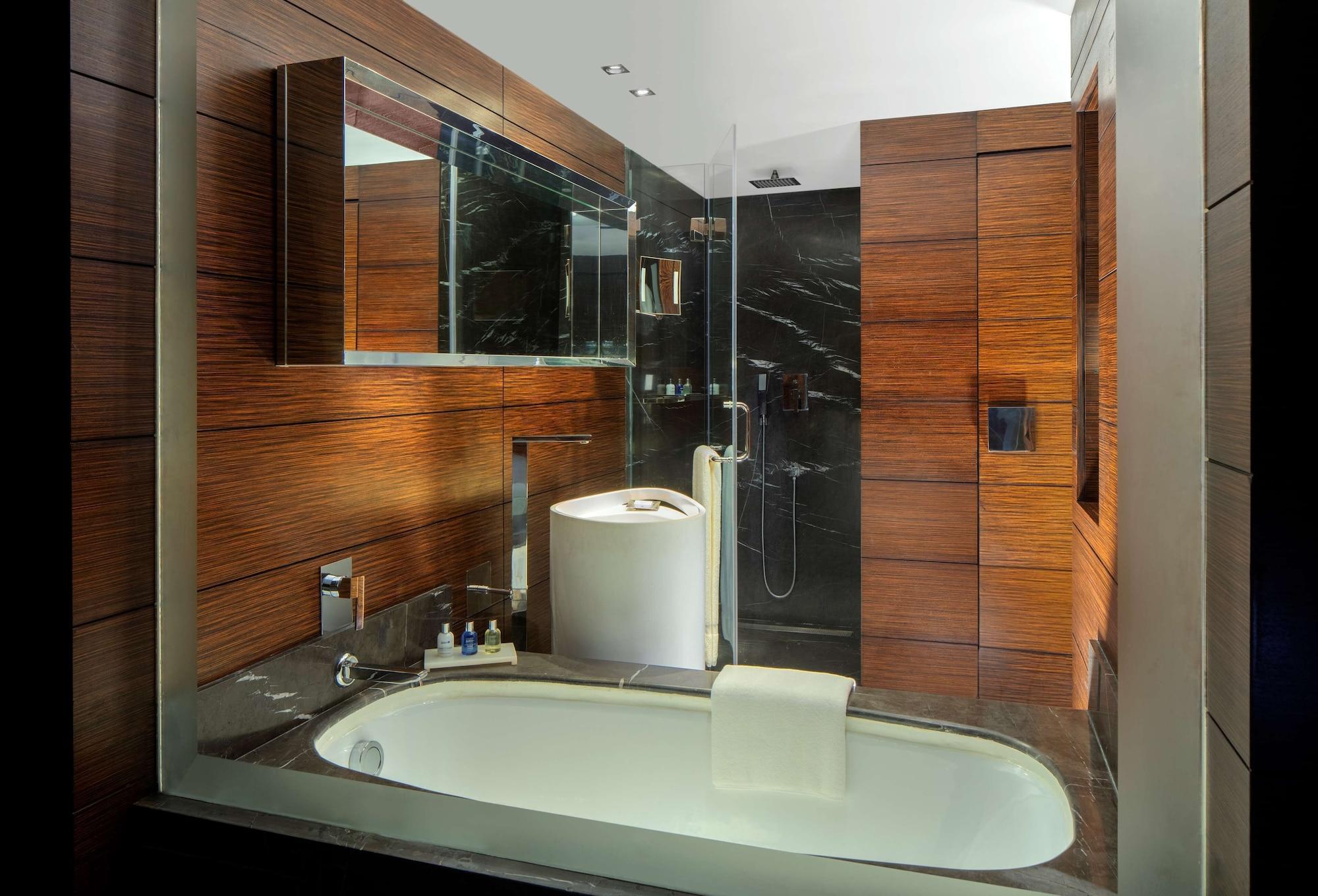 Hotel Radisson Blu Atria 5*