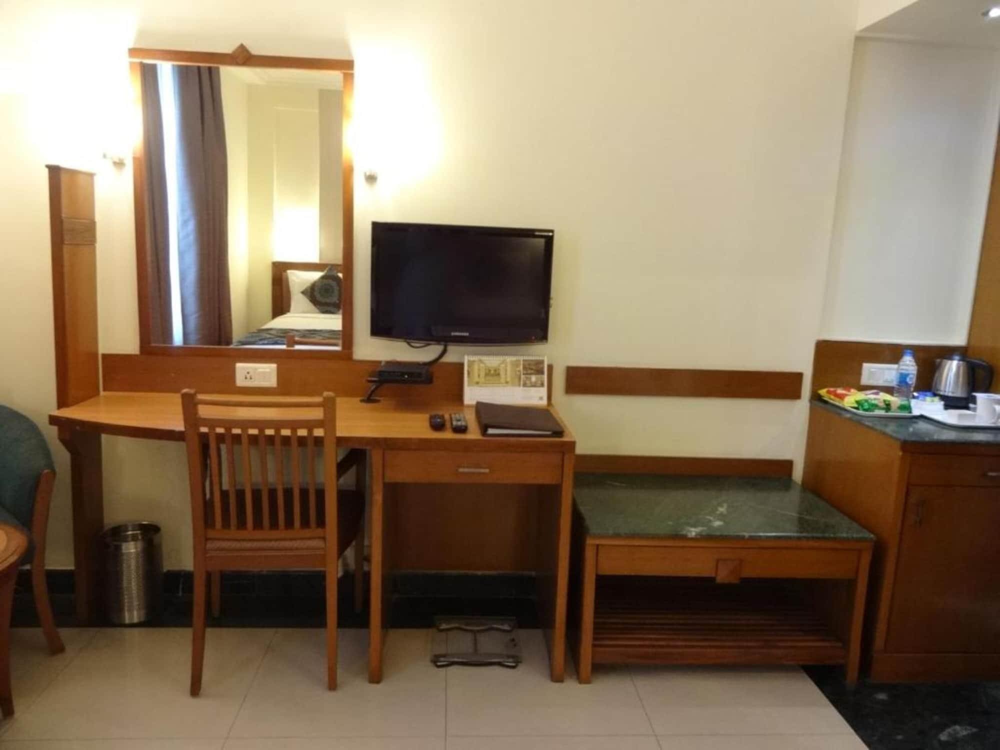 J P Cordial Hotel
