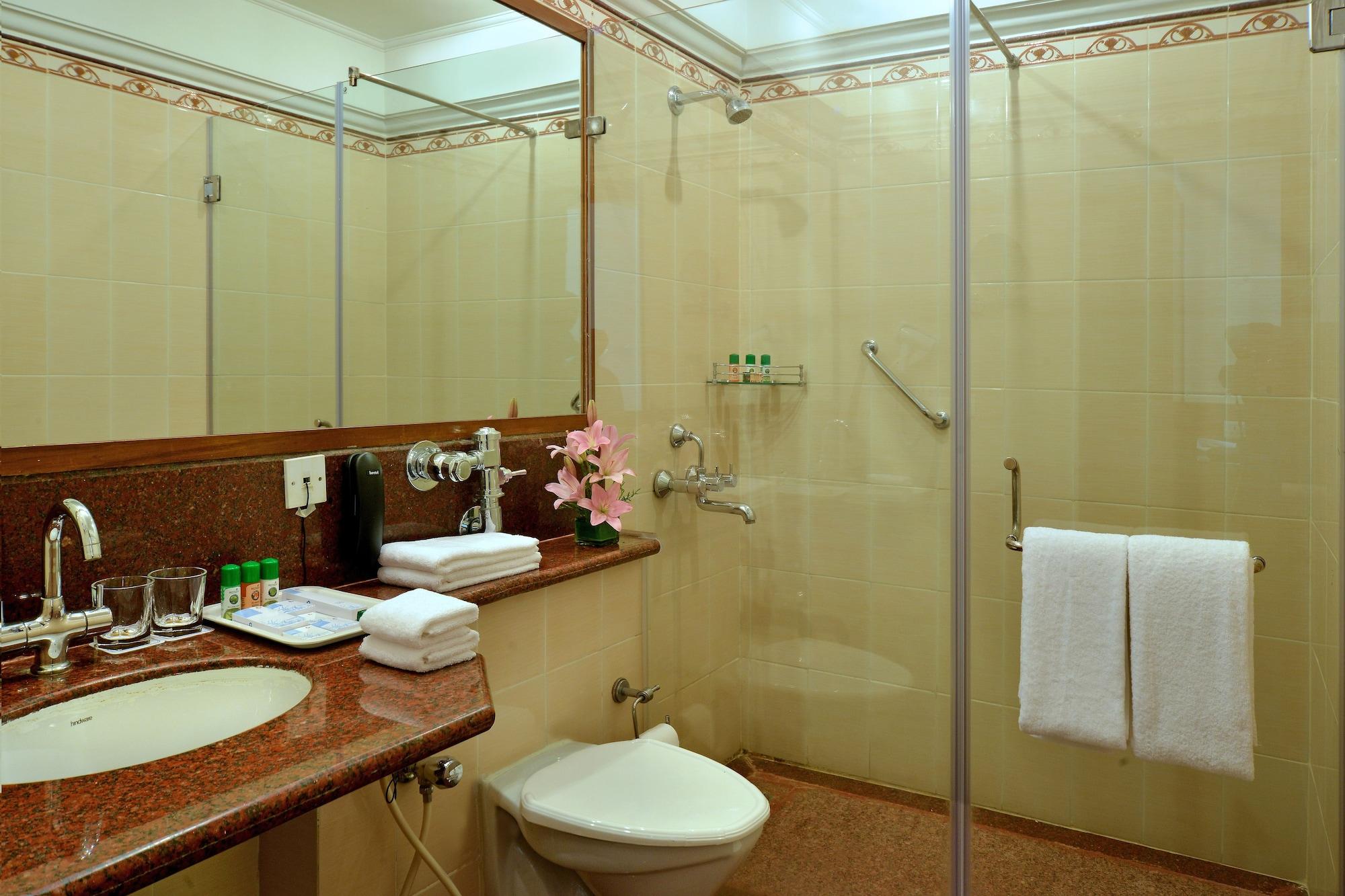 Hotel J P Cordial 3*