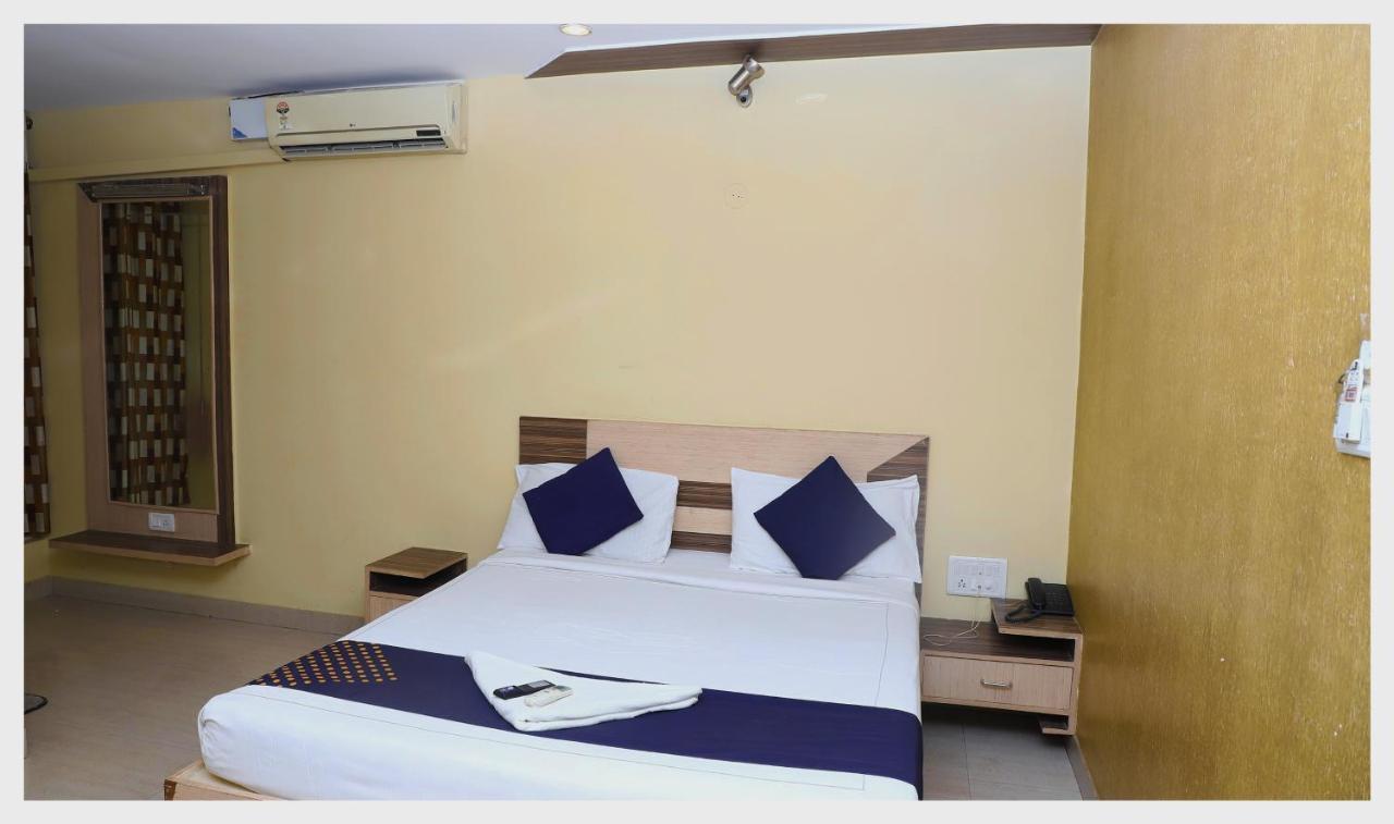 Hotel Smile Hiland Suites