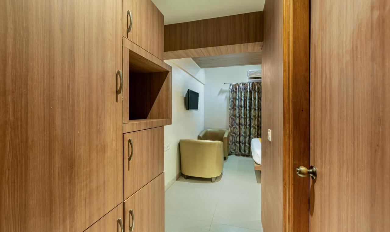 Smile Hiland Suites Hotel 3*