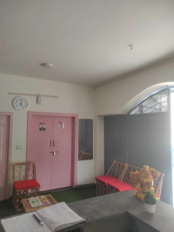 Hotel Oyo Pmr Living 3*