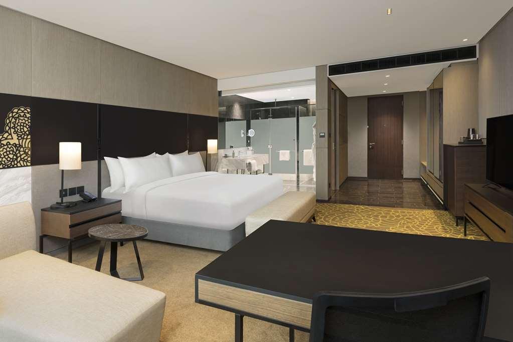 Hotel Hilton Embassy Manyata Business Park