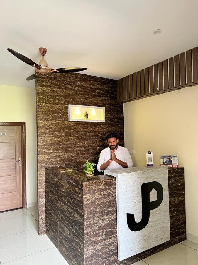 Bed & Breakfast Jp Grand Bangalore