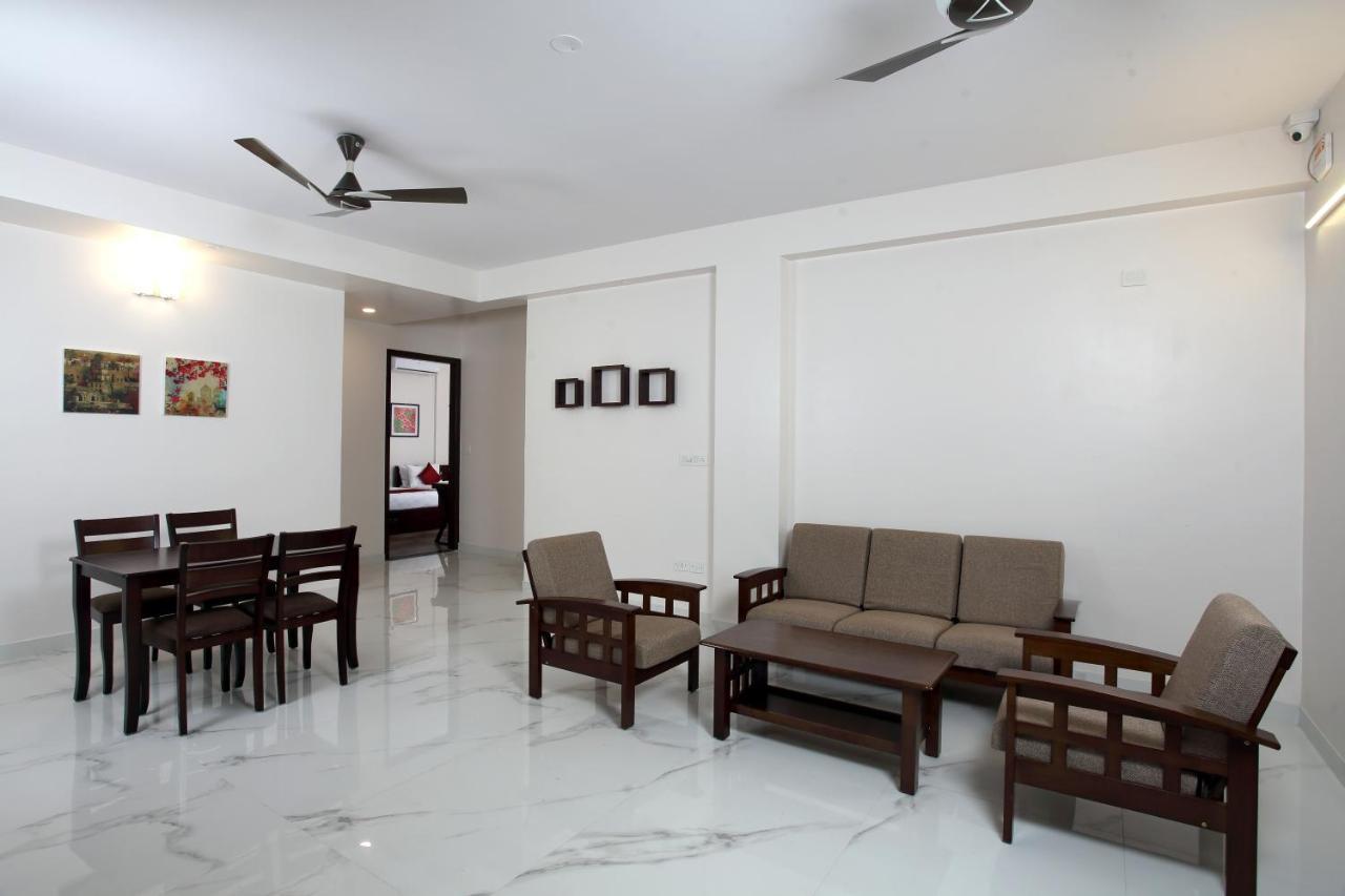 Hotel Crimson Lotus
