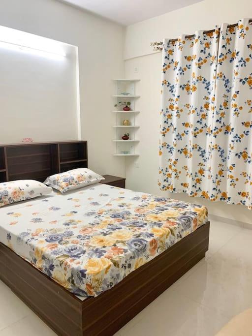 Posh Couple Friendly Near Itpl Apartment Bangalore