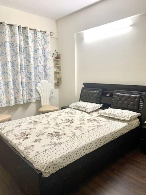 Apartment Posh Couple Friendly Near Itpl *