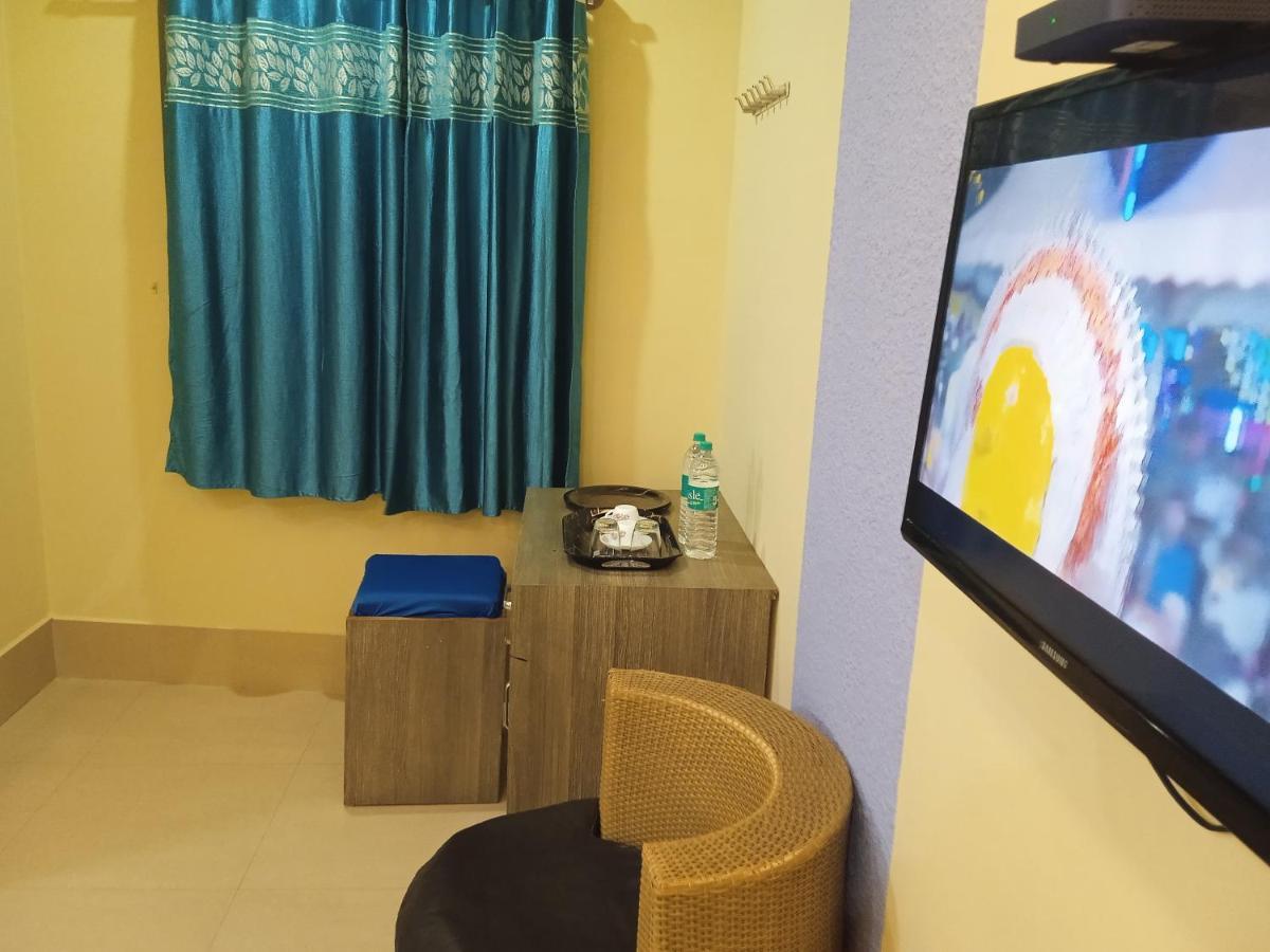 Circle Hotel *